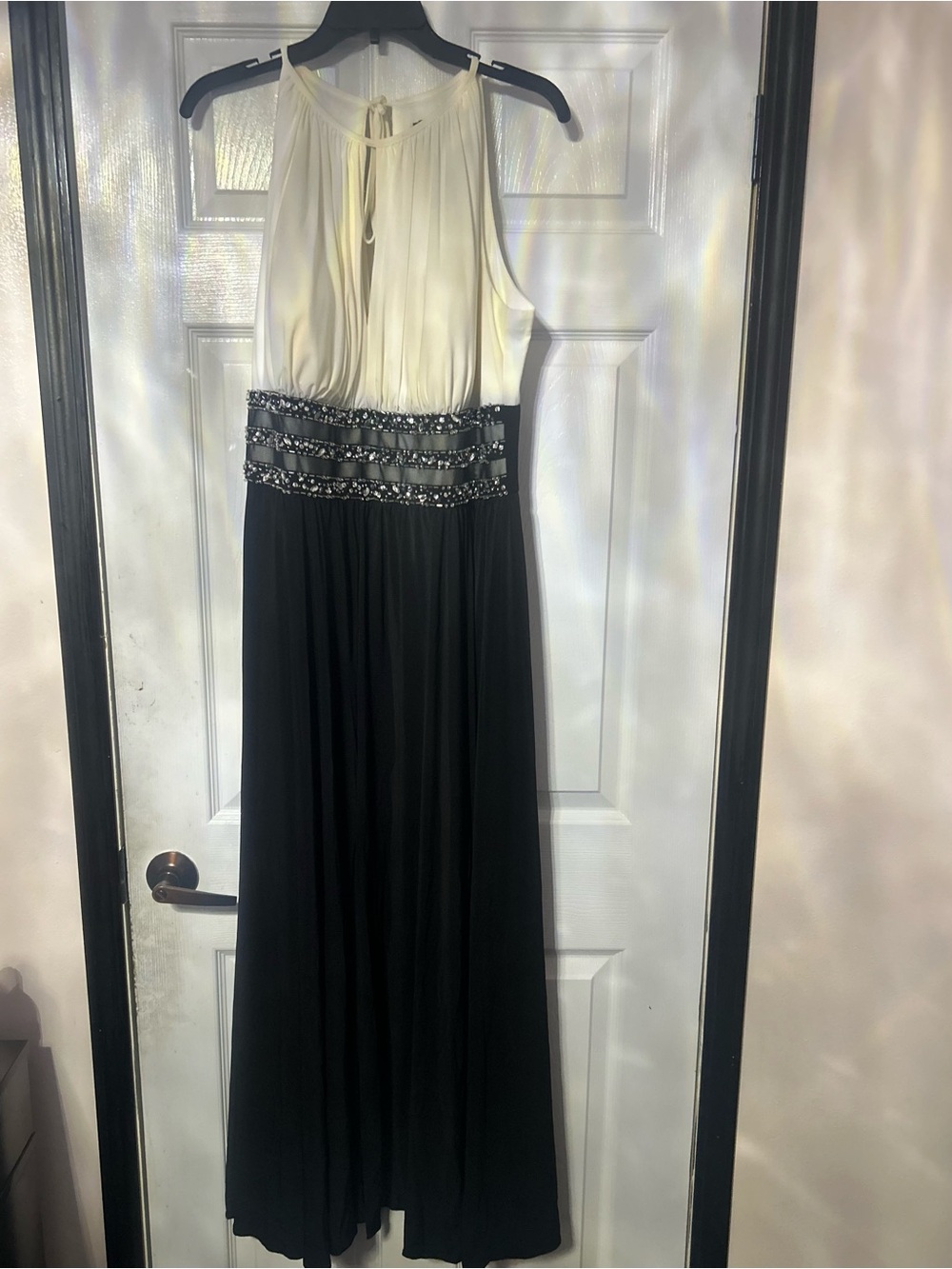 Elegant Two-Tone Halter Evening Dress in Cream and Black